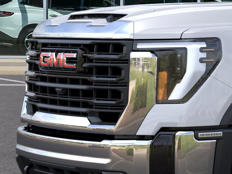 2025 GMC Sierra 3500HD Pro 13