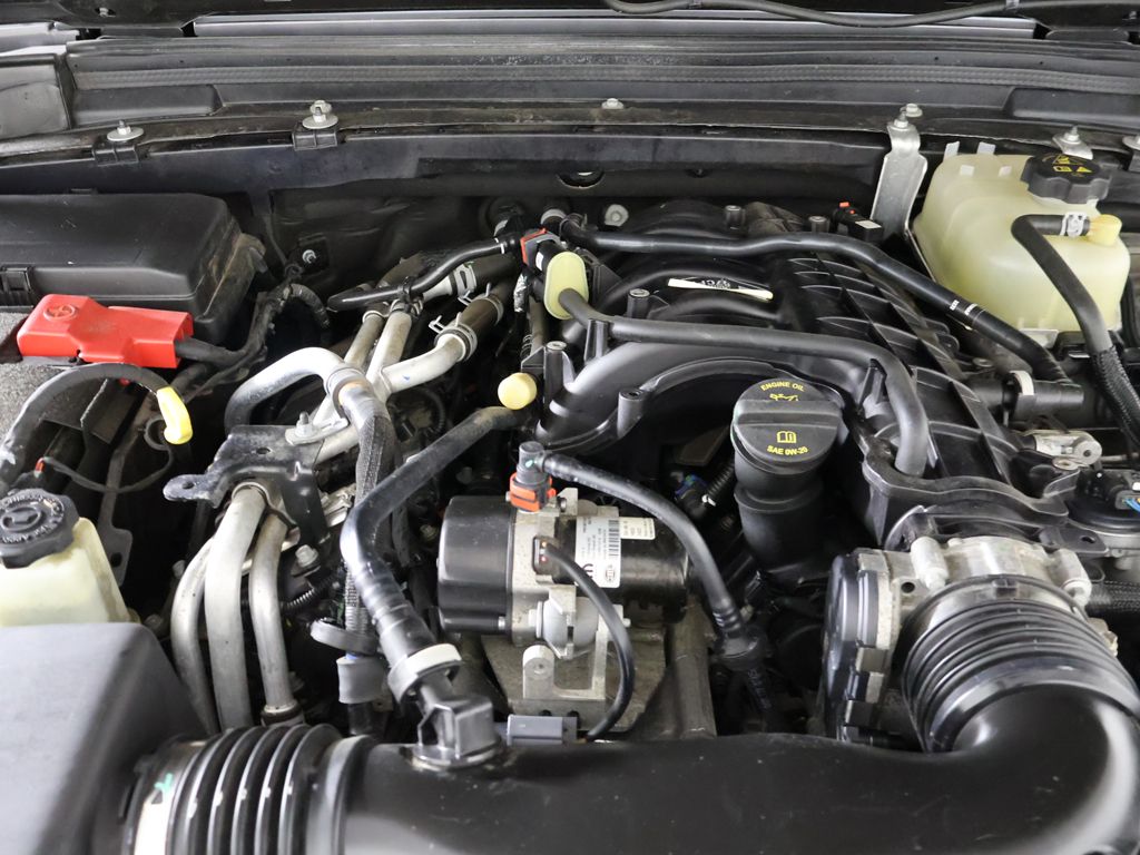 Used 2023 Gray Jeep Altitude image 17