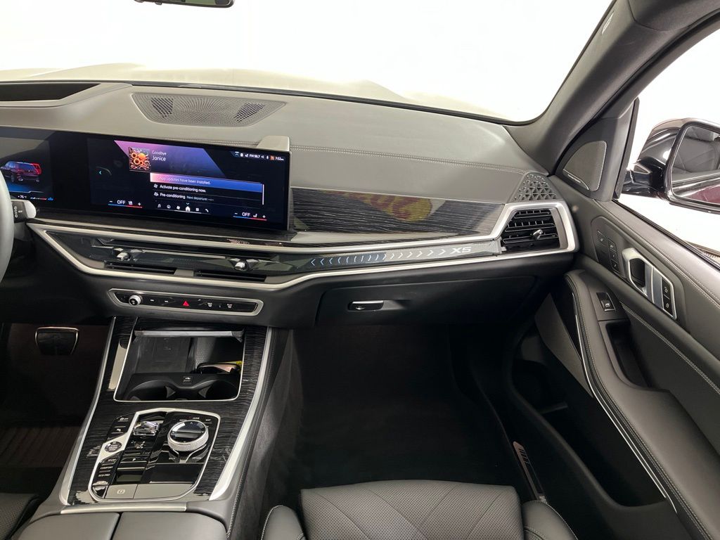 Thumbnail: 2025 BMW X5 - 23