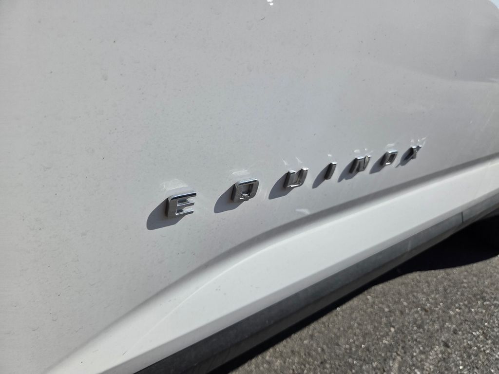 Used 2025 White Chevrolet LT image 4