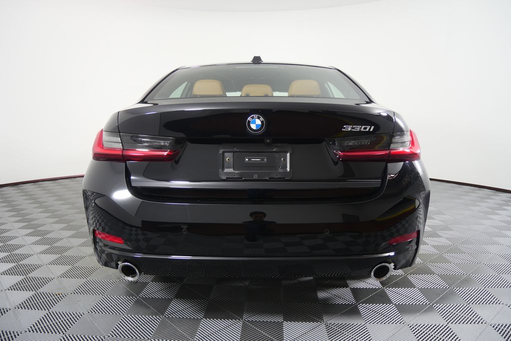Thumbnail: 2024 BMW 3 Series - 4