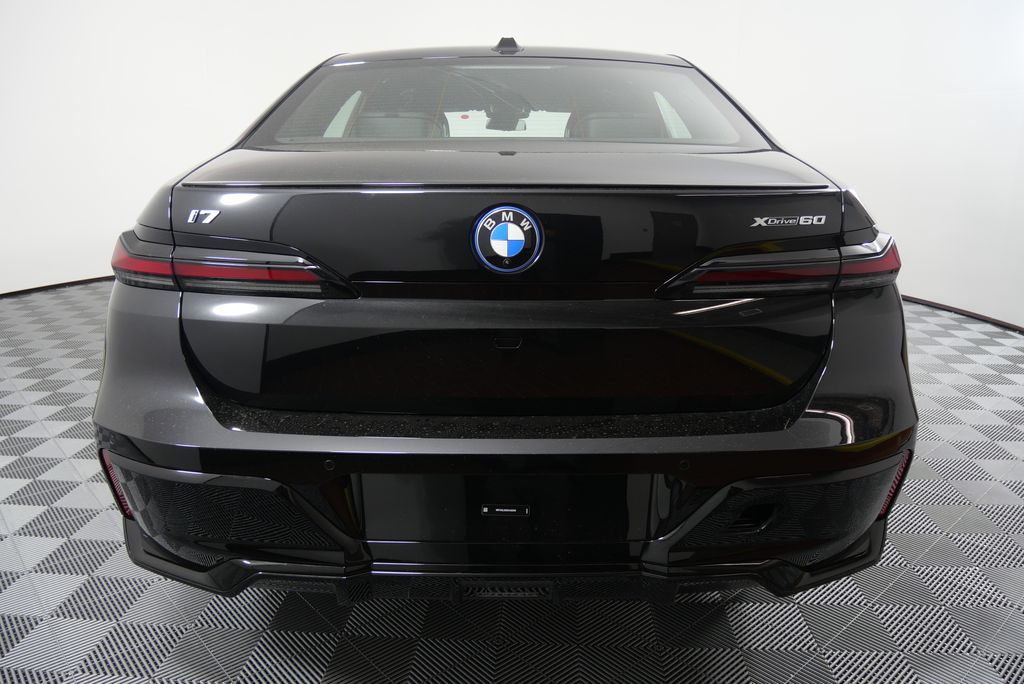 2025 BMW i7 xDrive60 6