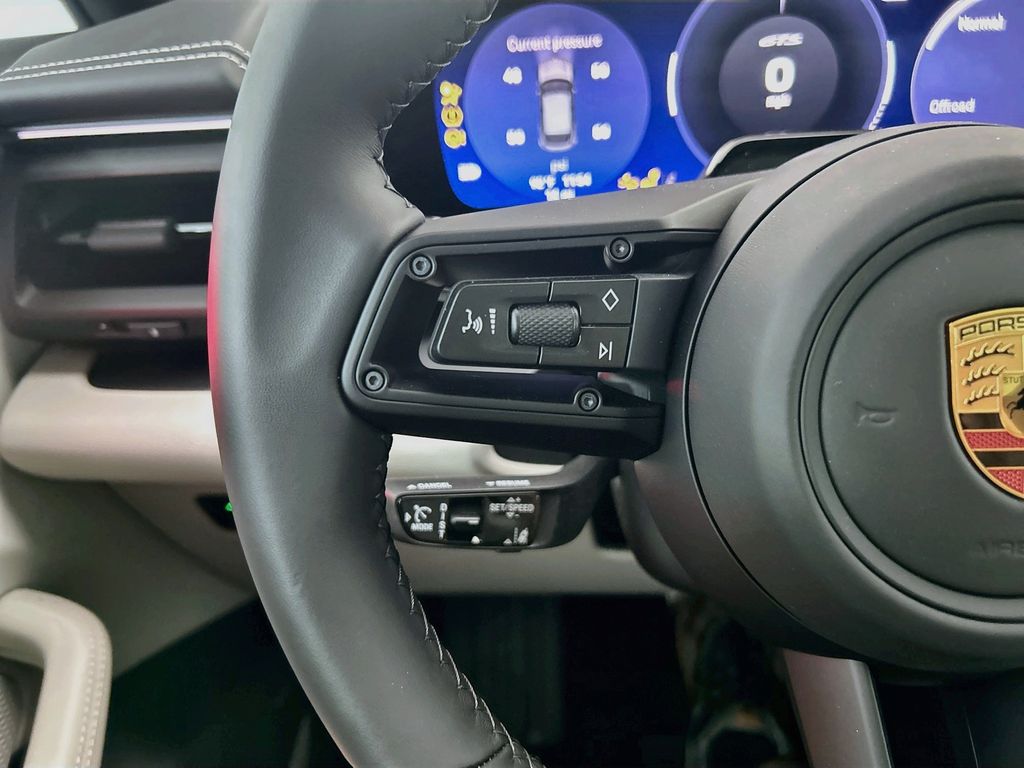 Thumbnail: 2026 Porsche Macan - 13