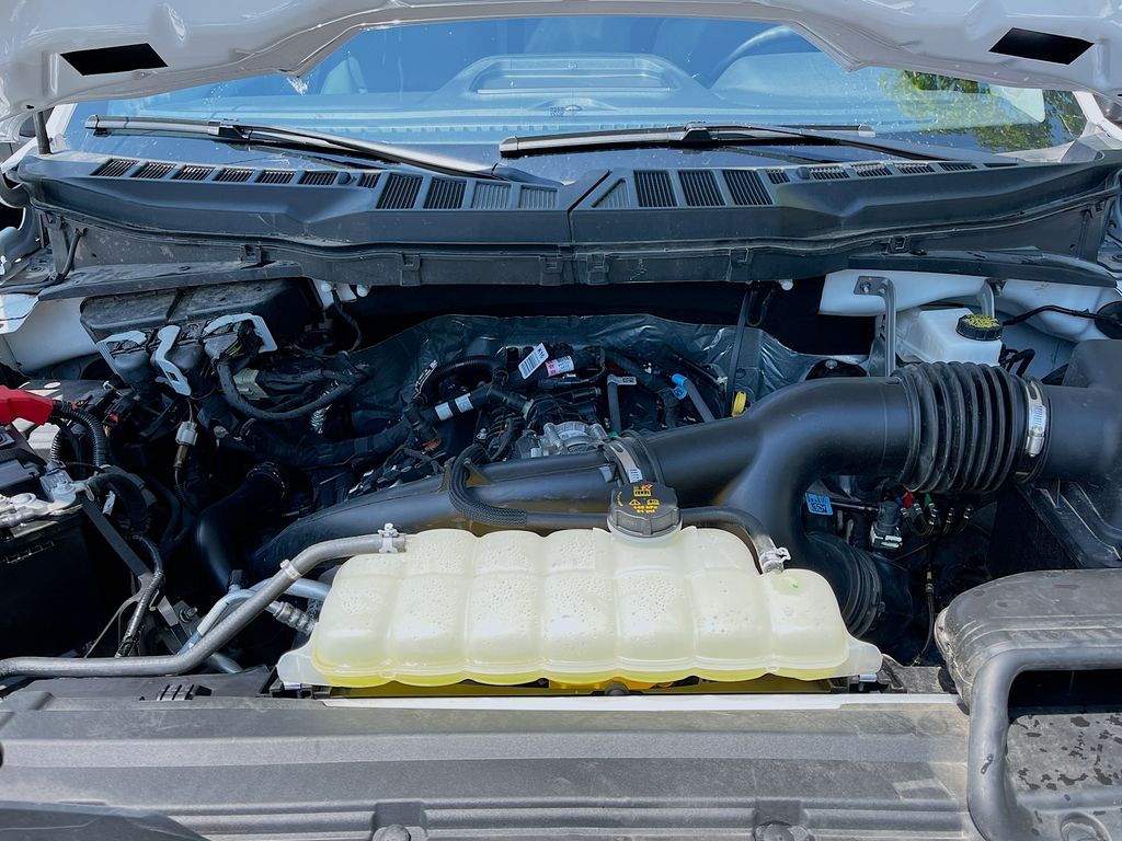 Used 2025 White Ford XL image 28