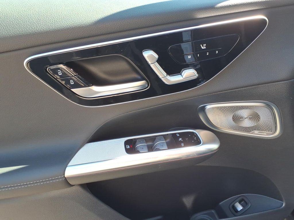 New 2026 Black Mercedes-Benz GLC 300 image 12