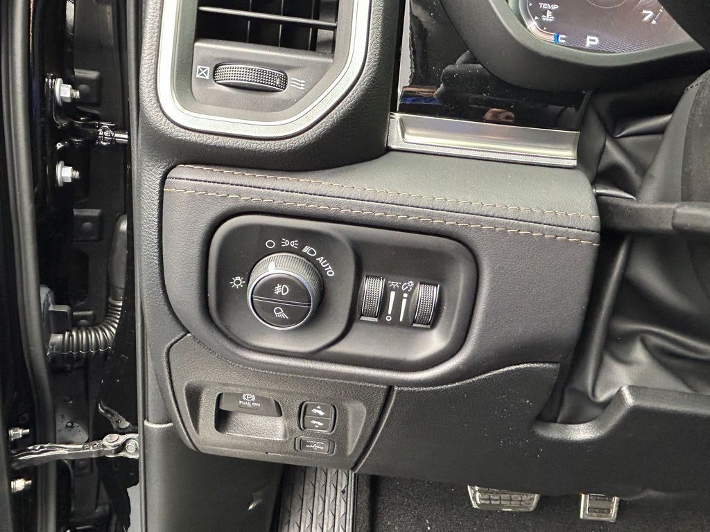 New 2026 Diamond Black Crystal Pearlcoat Ram Tungsten image 25