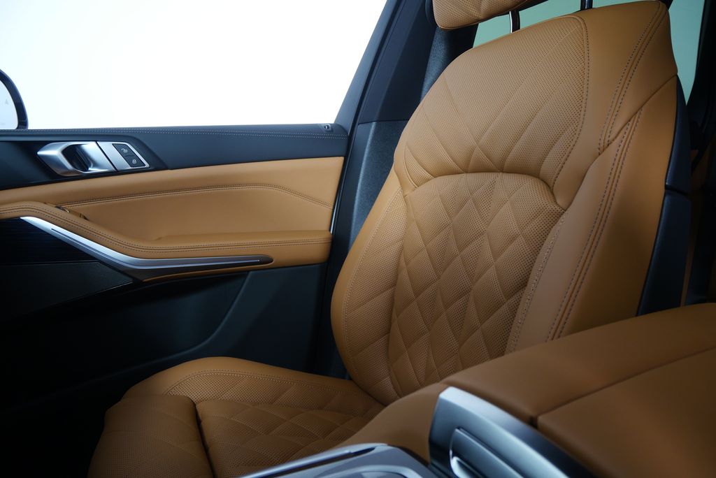 Thumbnail: 2026 BMW X5 - 23
