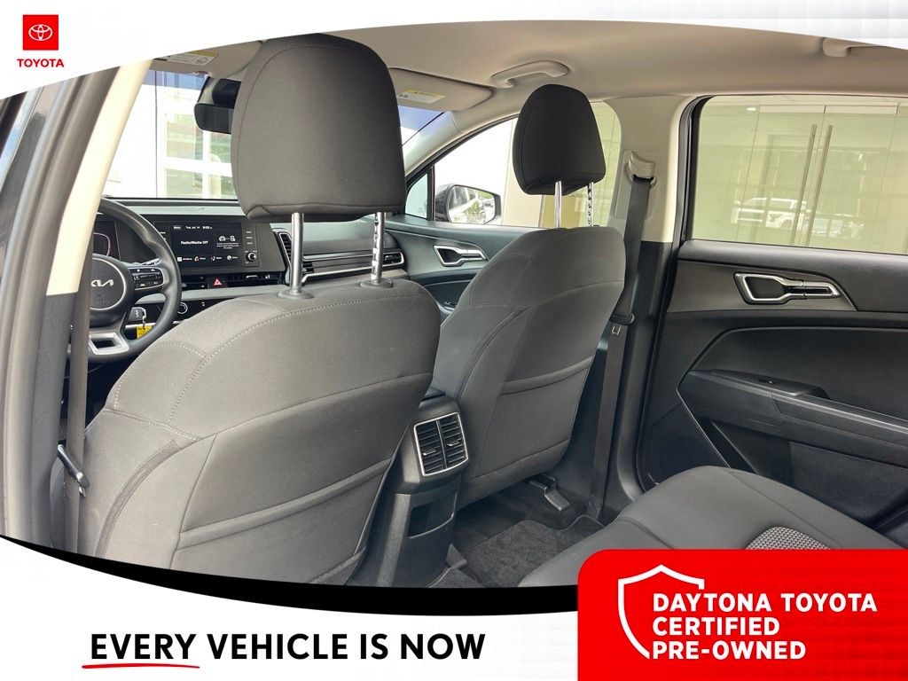 2023 Kia Sportage LX - Photo 31