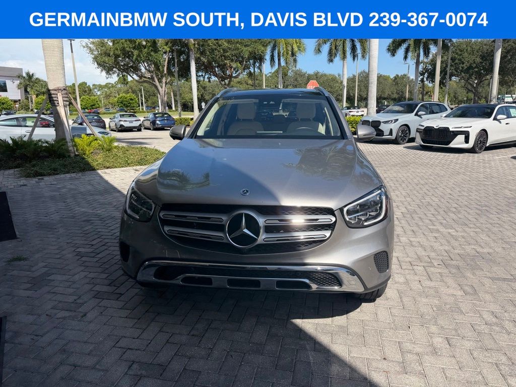 Used 2022  Mercedes-Benz GLC 300 image 4