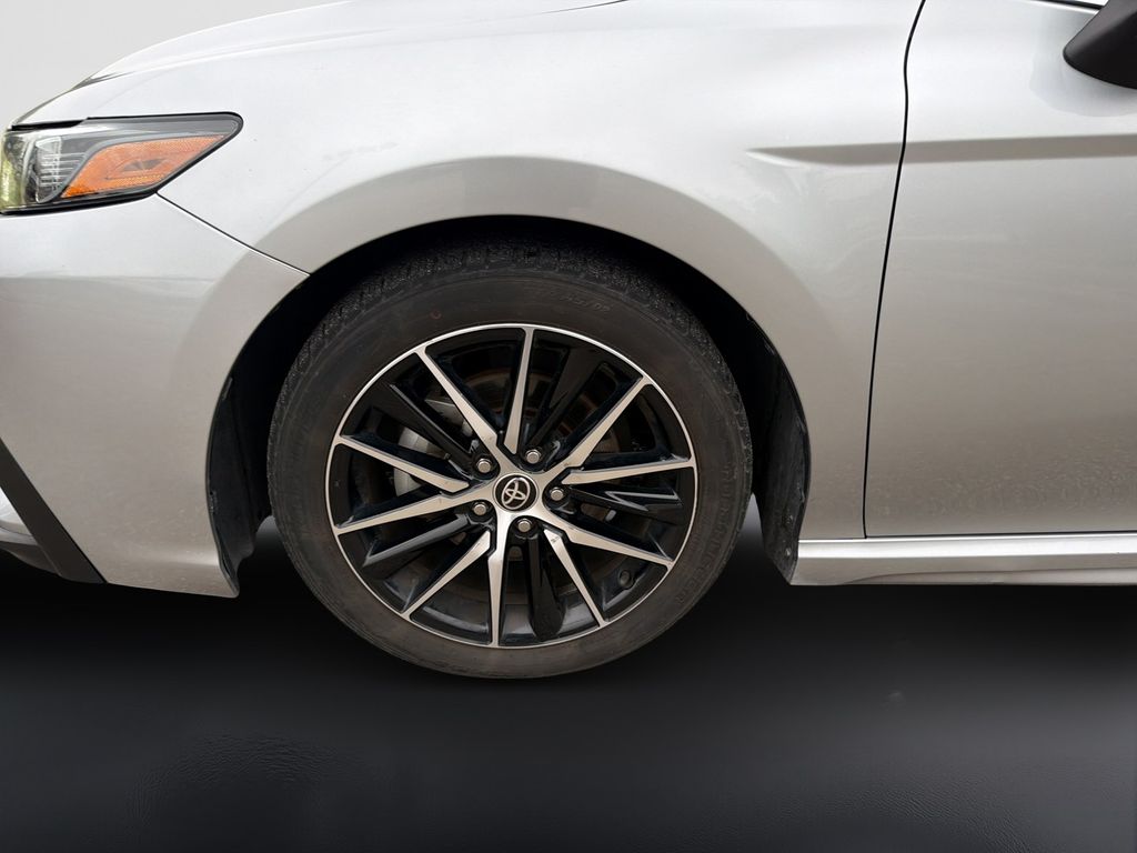 Used 2022 Silver Toyota SE image 9