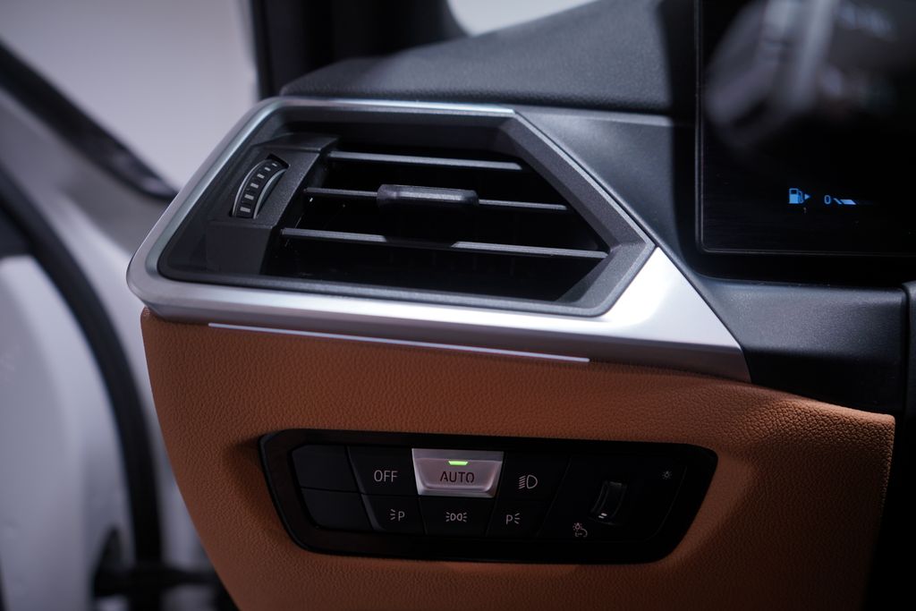 Thumbnail: 2023 BMW 3 Series - 19