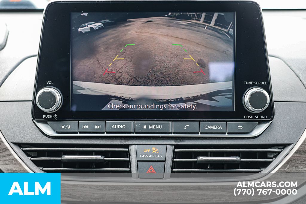 Used 2025 White Nissan 2.5 SV image 35