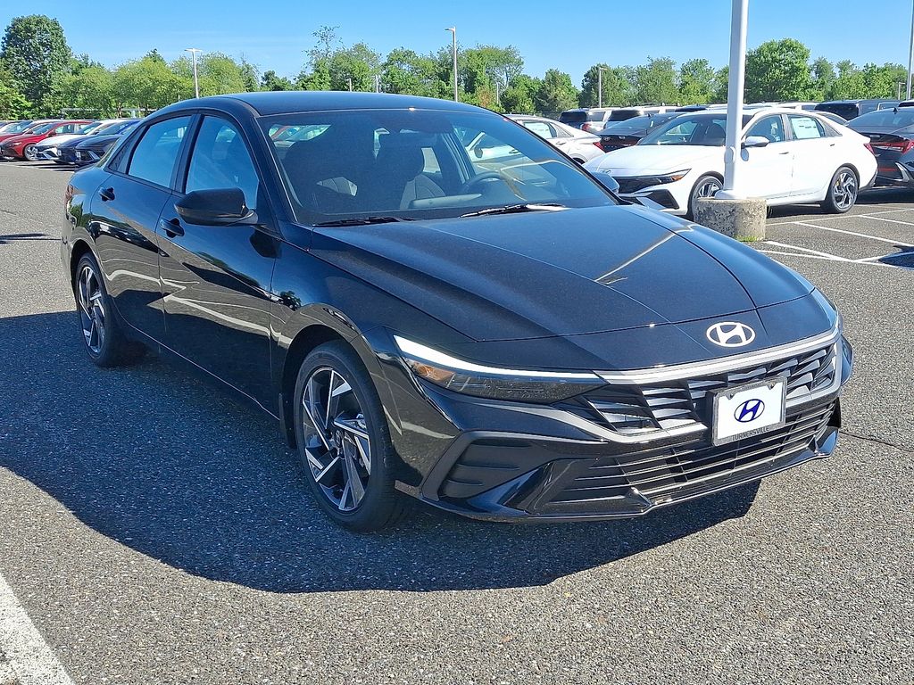 Thumbnail: 2025 Hyundai Elantra - 2