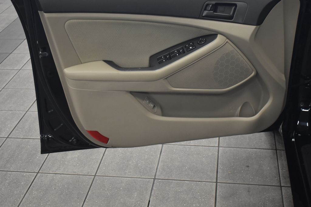 Thumbnail: 2013 Kia Optima - 15