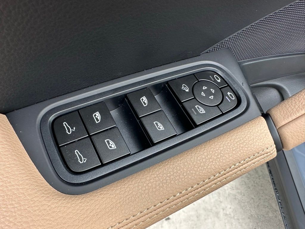 Thumbnail: 2026 Porsche Cayenne - 15