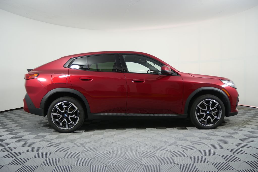 Thumbnail: 2025 BMW X2 - 2