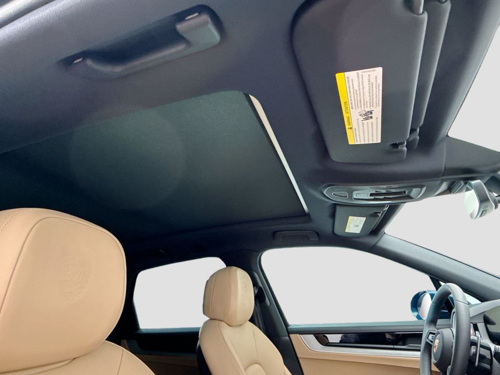 Thumbnail: 2026 Porsche Cayenne - 21