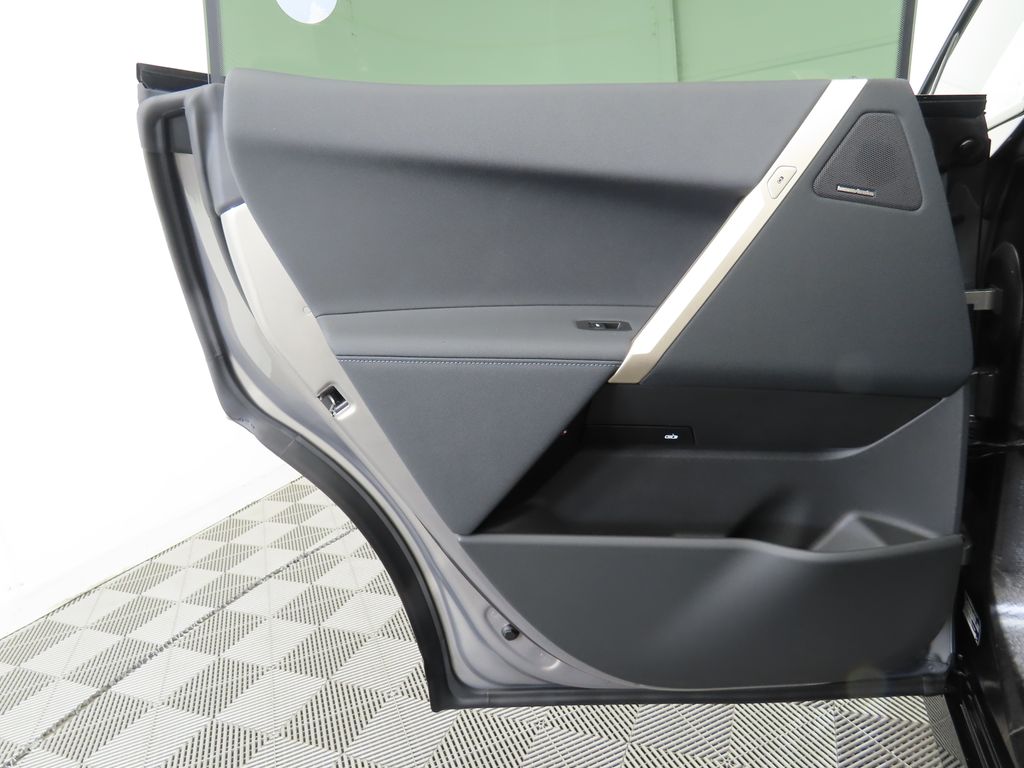 2025 BMW iX xDrive50 27