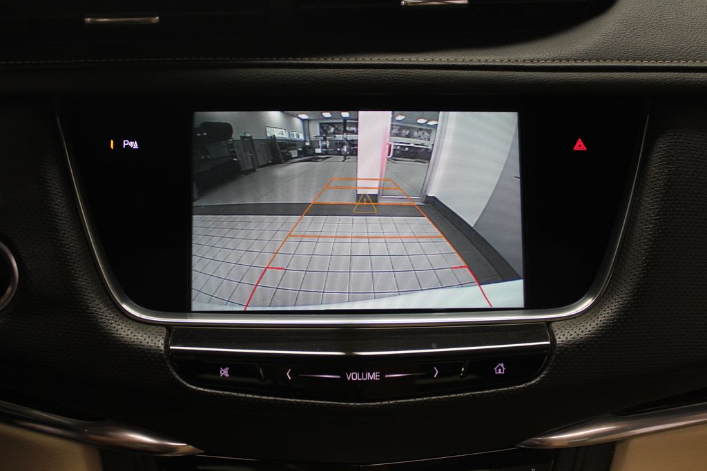 Thumbnail: 2017 Cadillac XT5 - 17