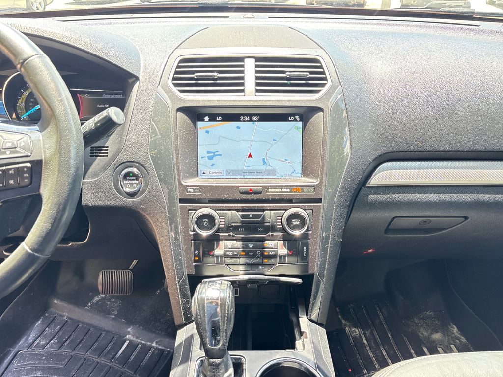 Used 2018 Silver Ford XLT image 23