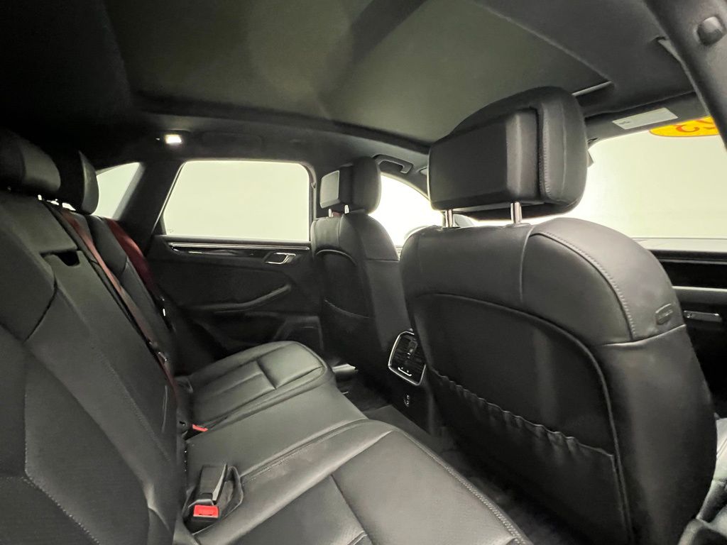 Thumbnail: 2023 Porsche Macan - 16