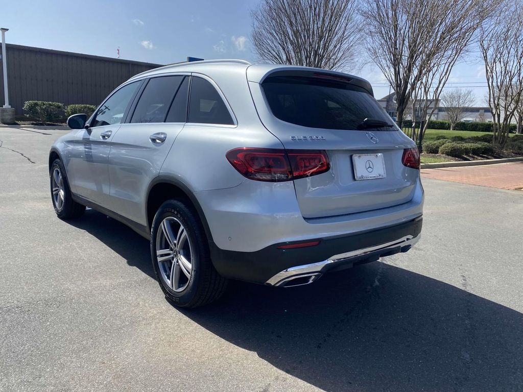 2022 Mercedes-Benz GLC 300 7