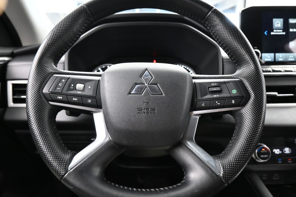 Used 2022 Silver Mitsubishi SEL image 24