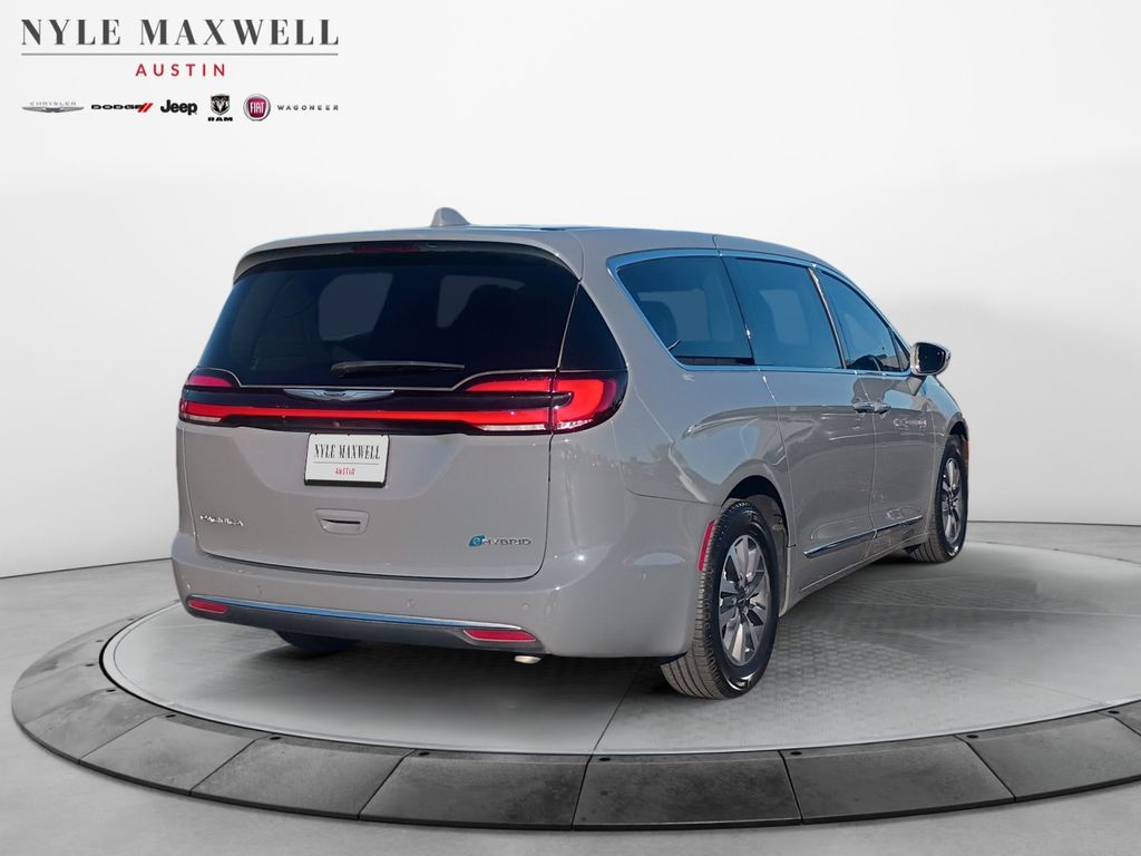 Used Car 2022 Chrysler Pacifica Hybrid  Limited For Sale Under $30,000 In Austin, Texas