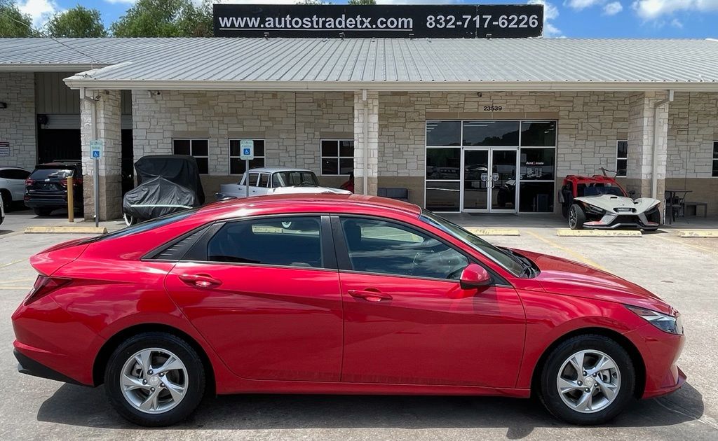 2022 Hyundai Elantra SE Red at DeMontrond Auto Country
