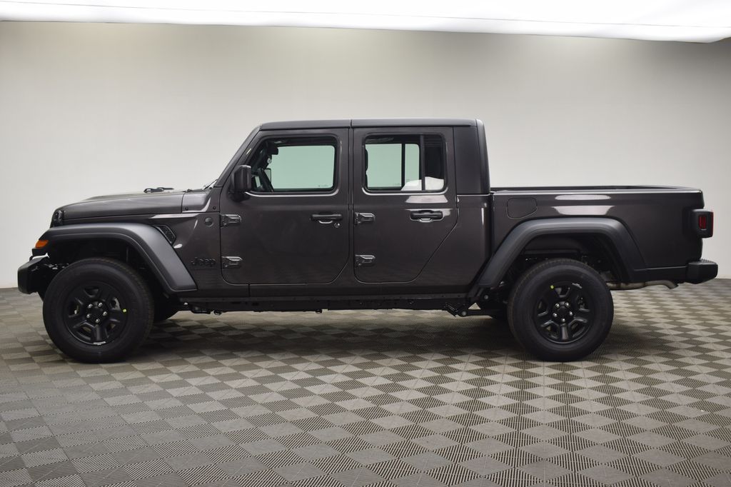 new 2026 Jeep Gladiator car, priced at $40,261