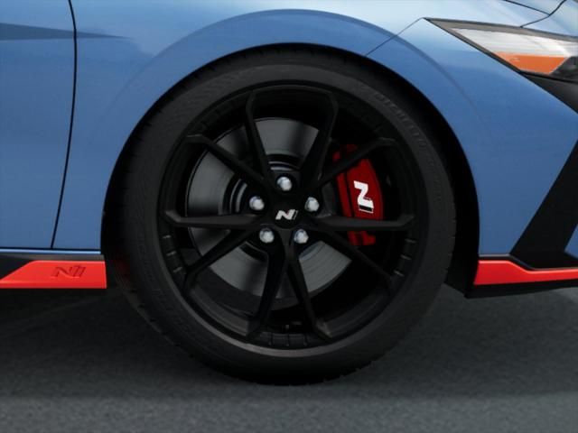 2025 Hyundai Elantra Base 8