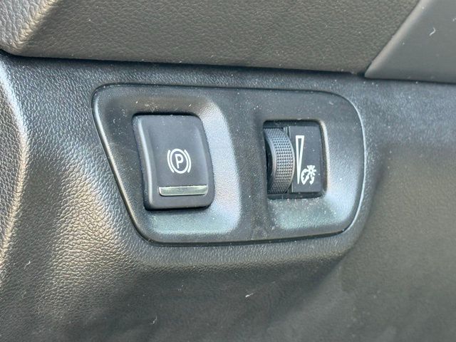 2023 GMC Acadia SLE - Photo 18