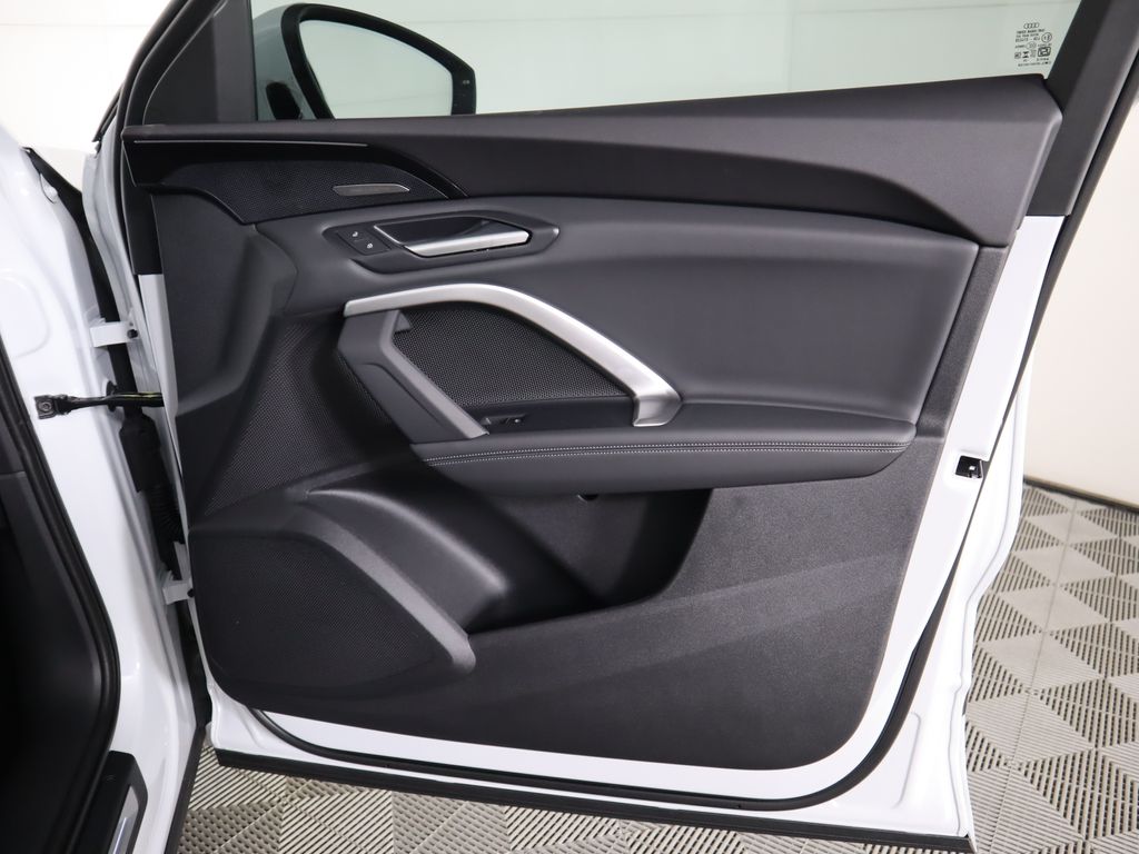 Thumbnail: 2025 Audi Q5 - 27