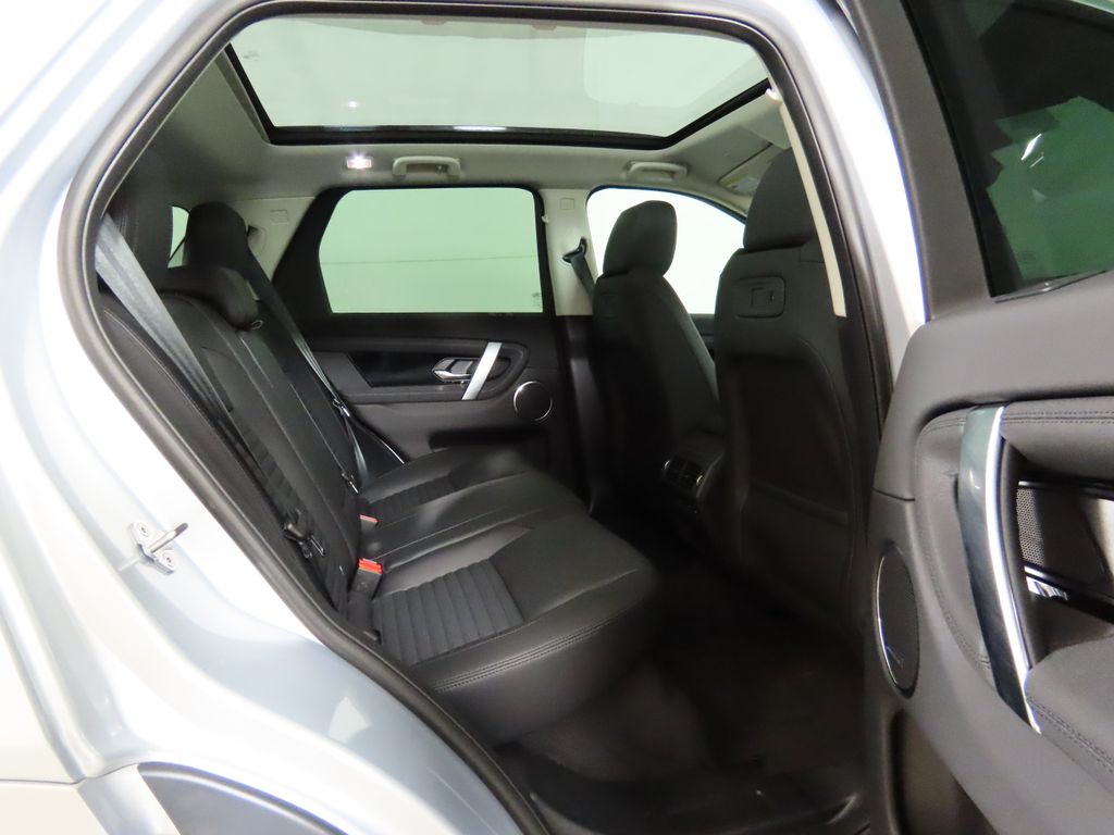 Thumbnail: 2024 Land Rover Discovery Sport - 23