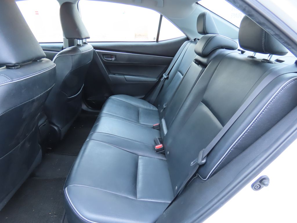 2017 Toyota Corolla XLE 11