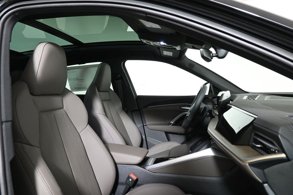 Thumbnail: 2025 Audi Q5 - 22