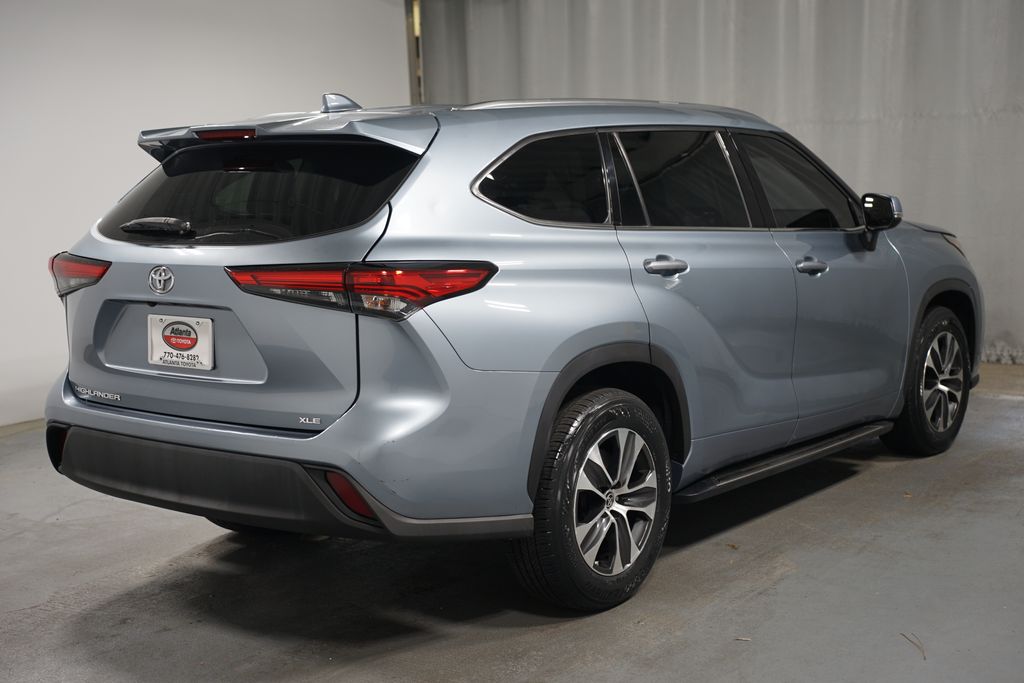 2021 Toyota Highlander XLE 8