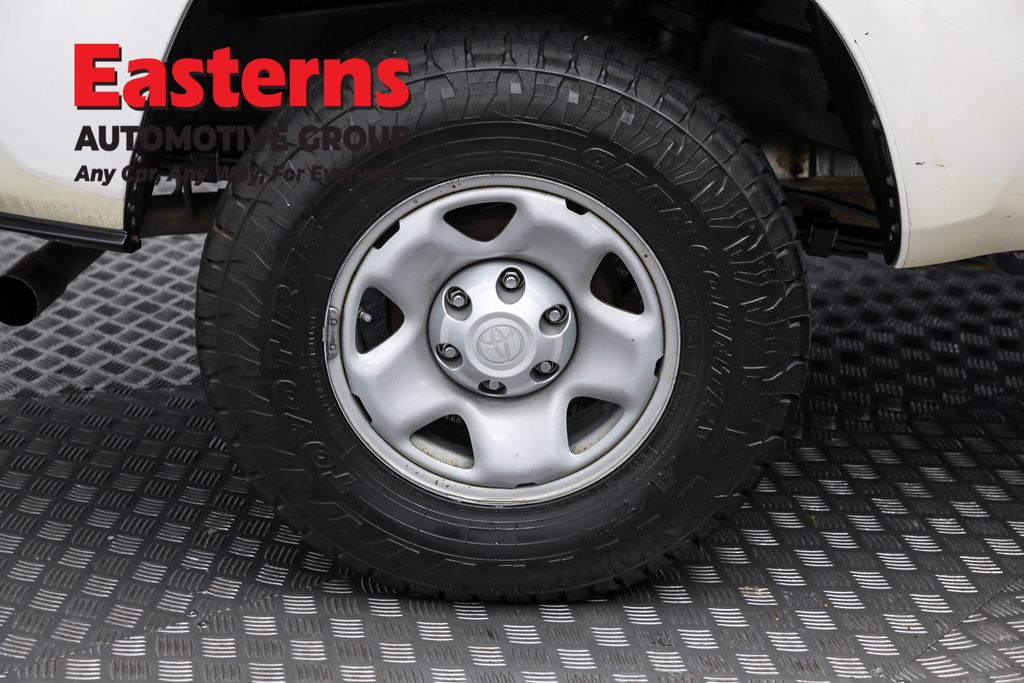 Used 2021 White Toyota SR image 28