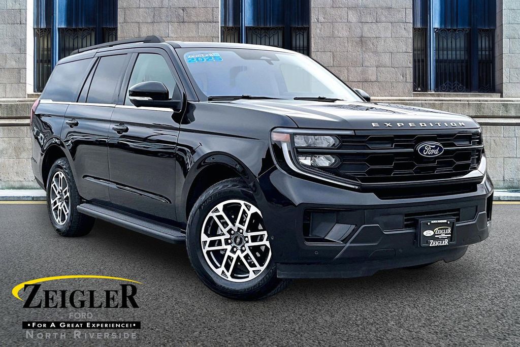 2025 Ford Expedition Active 4WD