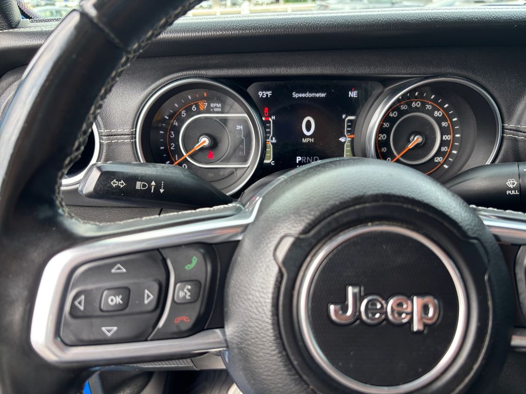 Used Car 2022 Jeep Gladiator  Overland For Sale Under $30,000 In Austin, Texas