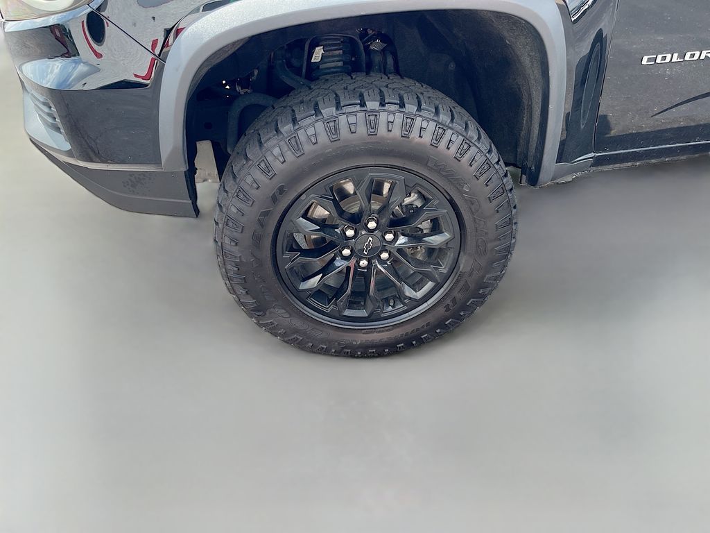 Used 2022 Black Chevrolet ZR2 image 31