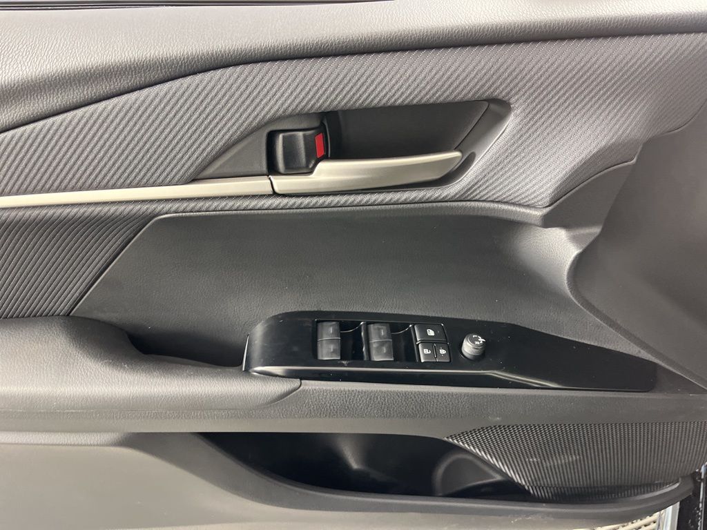 2025 Toyota Camry SE 25