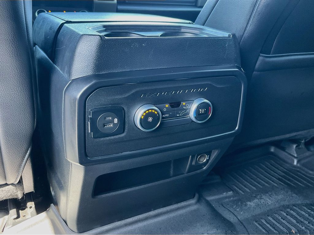 Used 2021 Black Ford XLT image 24