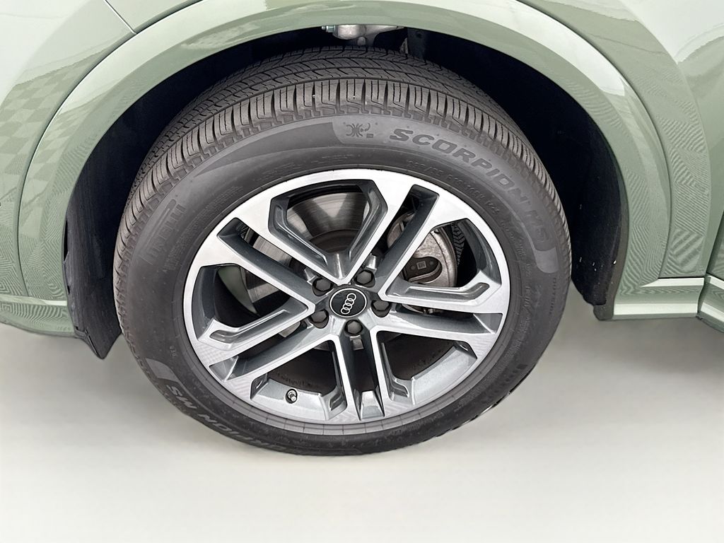 Thumbnail: 2025 Audi Q5 - 29