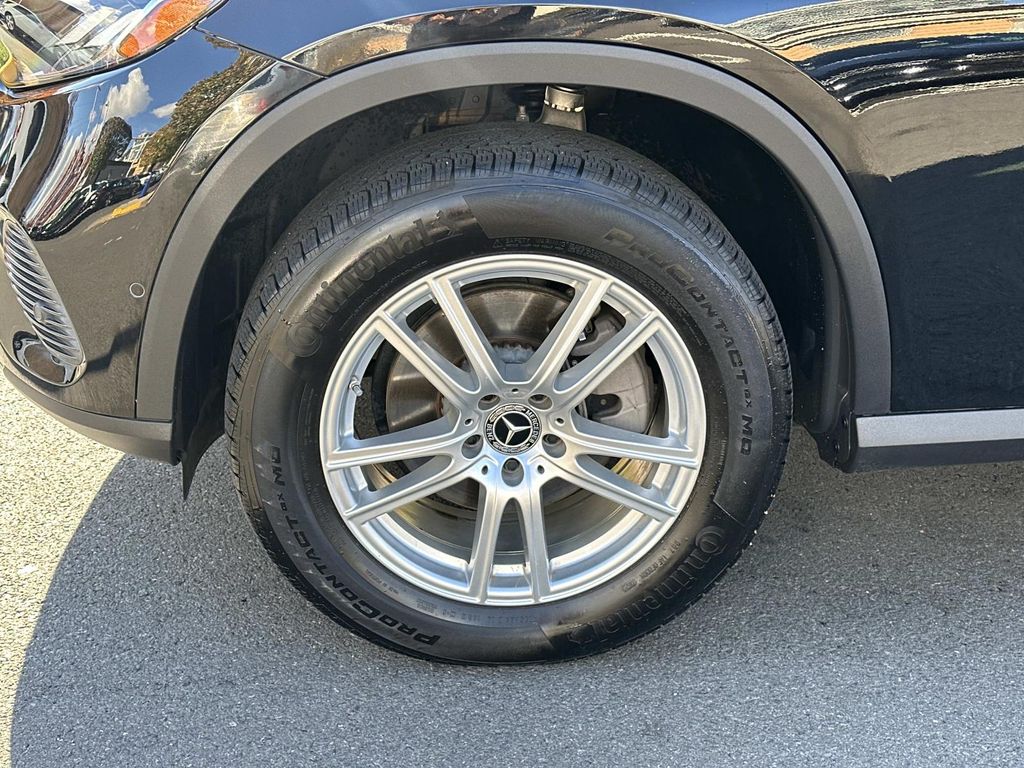 Thumbnail: 2023 Mercedes-Benz GLC - 14