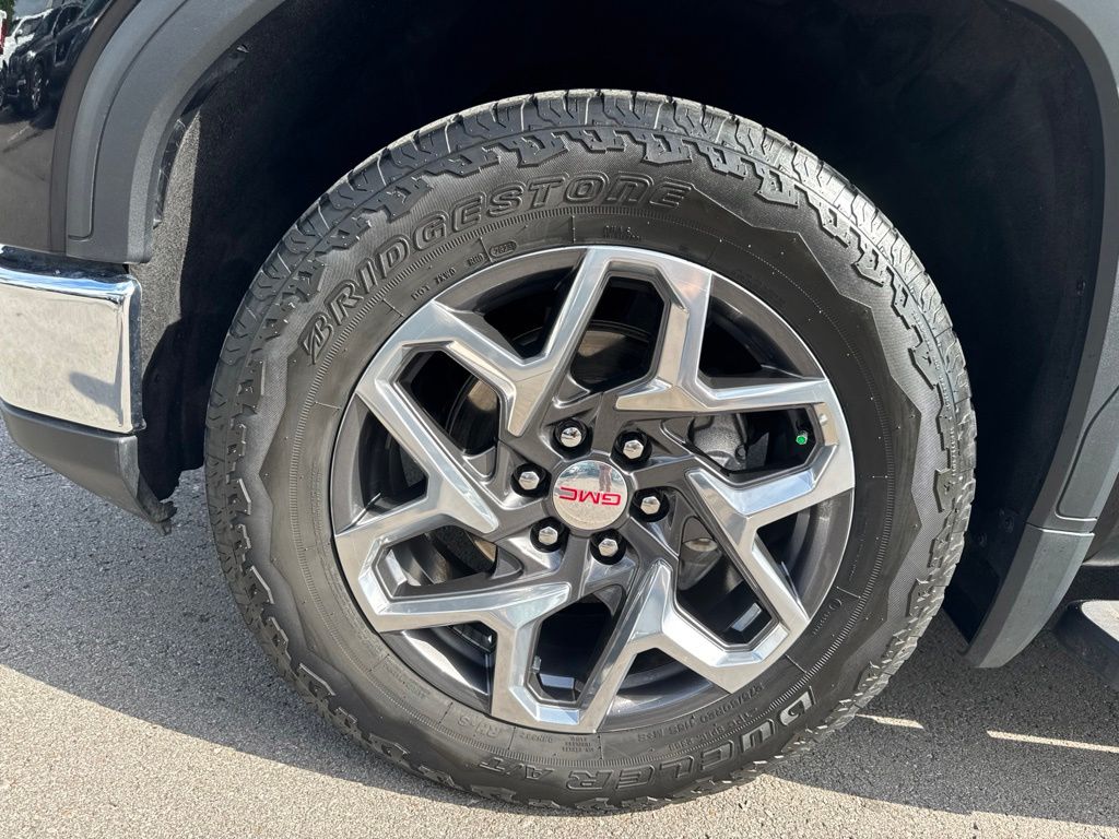 Used 2024 Black GMC SLT image 25