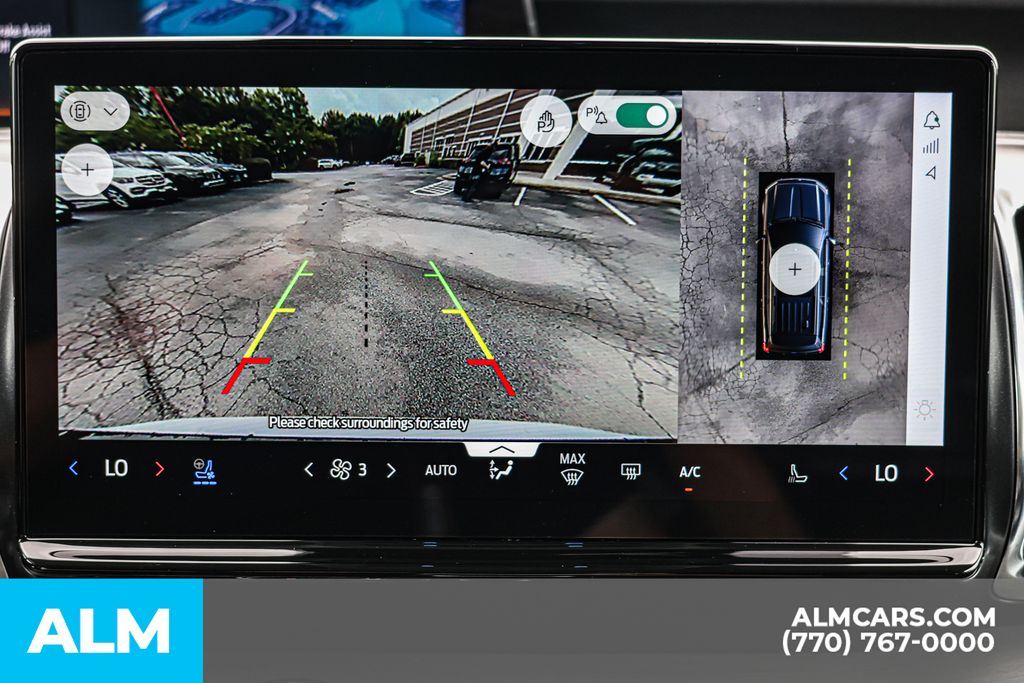 Used 2025 Silver Ford Platinum image 40