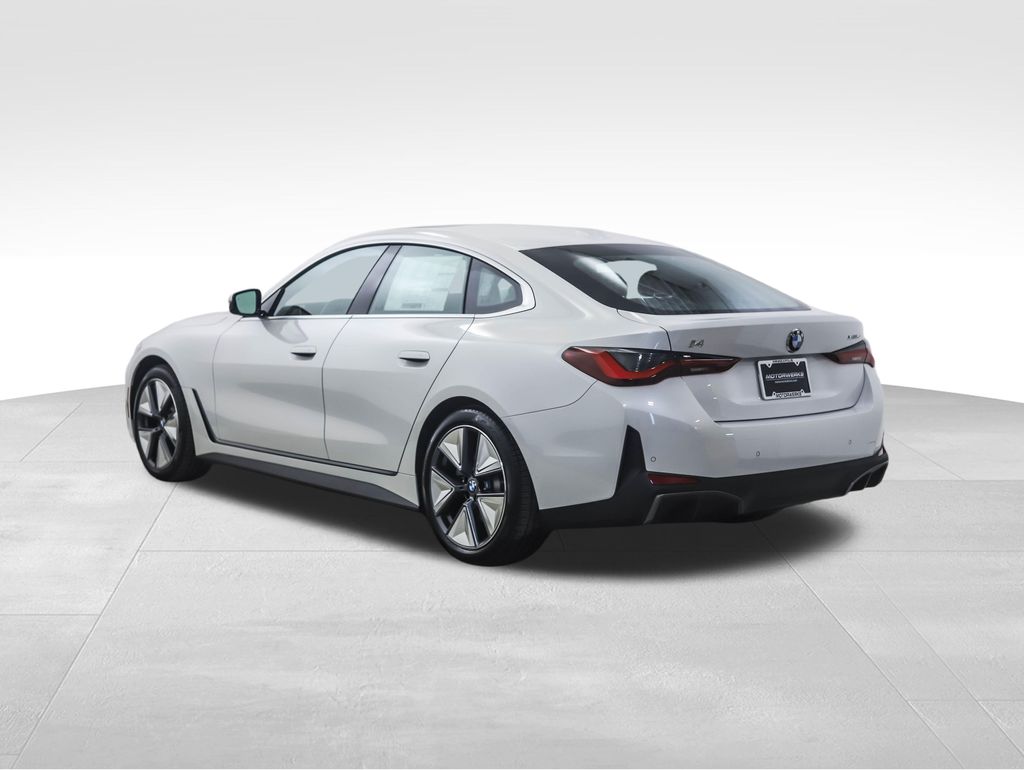 Thumbnail: 2026 BMW i4 - 3