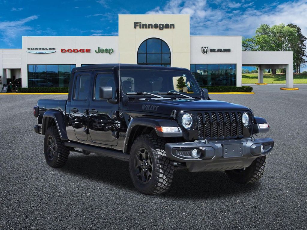 Black Clearcoat 2022 Jeep Gladiator Willys Crew Cab 4WD Pickup Truck Four-Wheel Drive 8-Speed Automatic