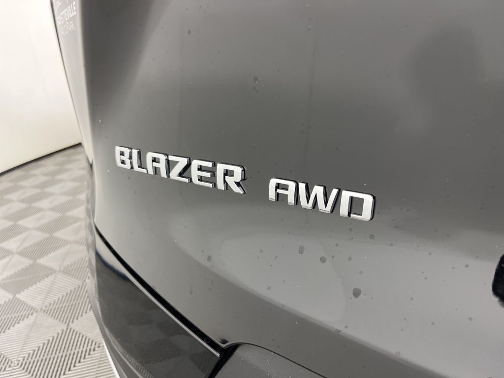Thumbnail: 2026 Chevrolet Blazer - 18